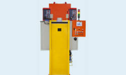 Widok z przodu z zamkniętymi drzwiami